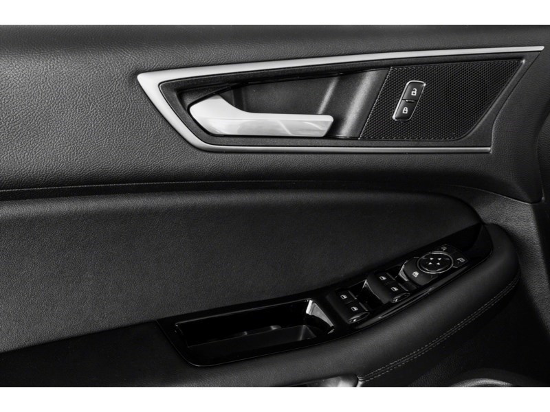 2017 Ford Edge 4dr SEL AWD Exterior Shot 15