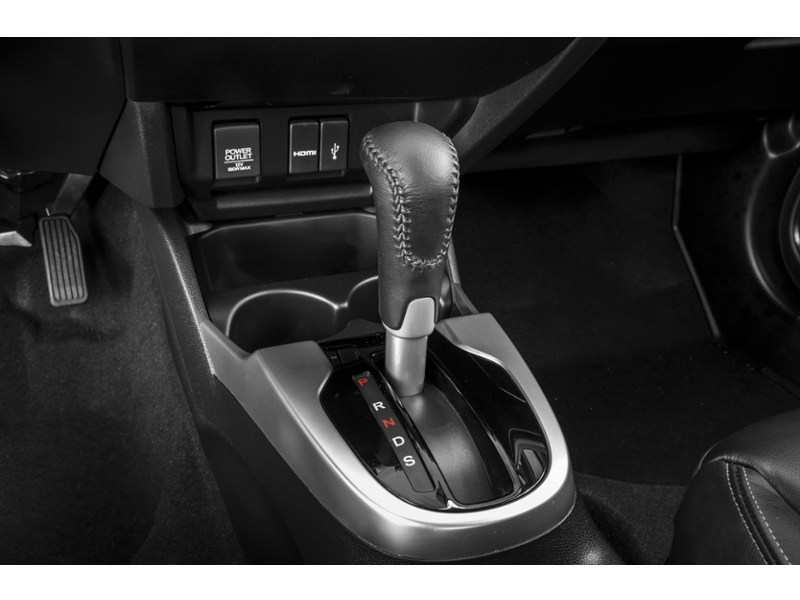 2015 Honda Fit 5dr HB CVT EX-L Navi Exterior Shot 9