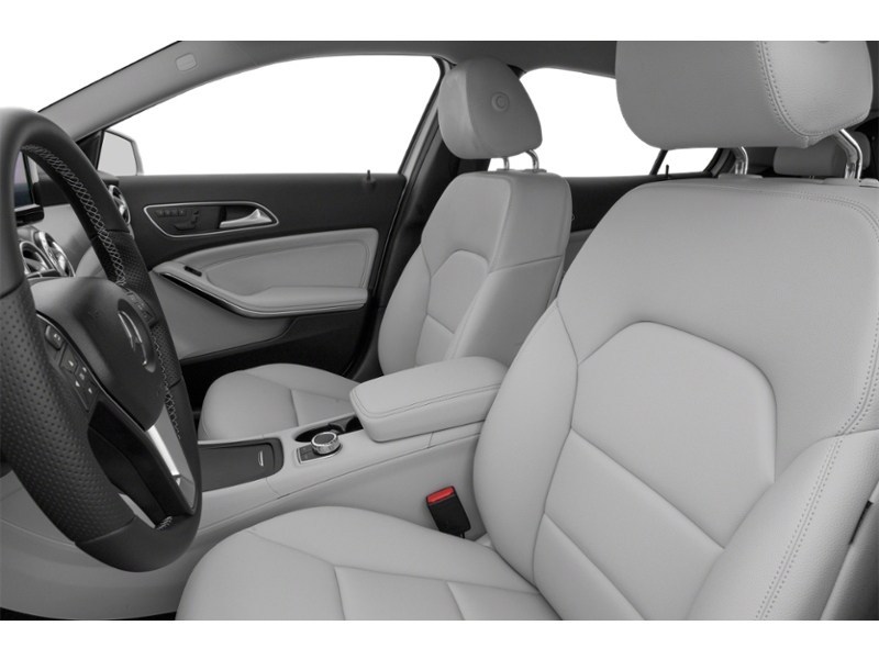 2015 Mercedes-Benz GLA-Class 4MATIC 4dr GLA 250 Interior Shot 5