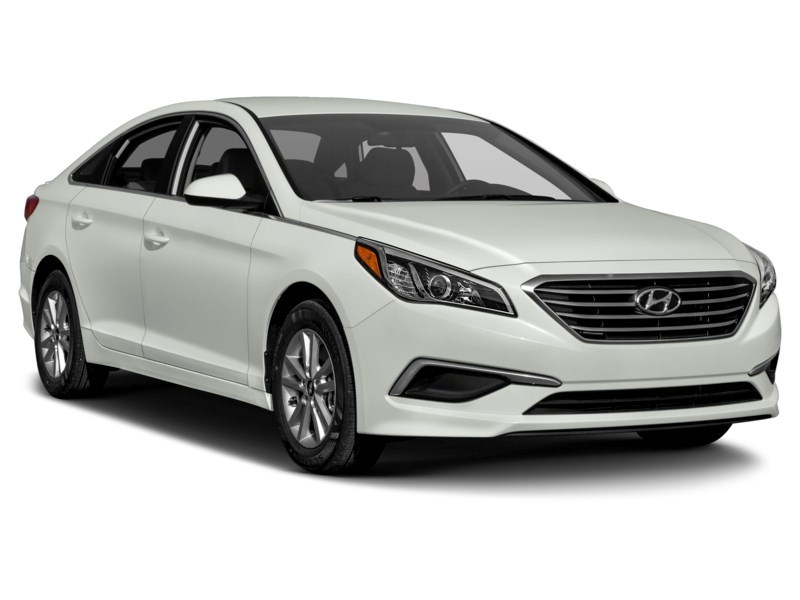 2017 Hyundai Sonata 4dr Sdn 2.4L Auto GL Exterior Shot 9