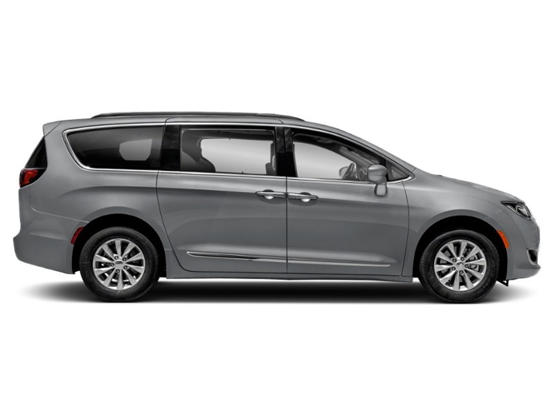 2017 Chrysler Pacifica 4dr Wgn Touring-L Plus Exterior Shot 11