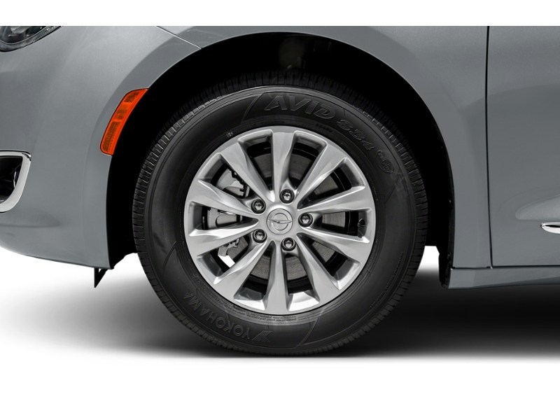 2017 Chrysler Pacifica 4dr Wgn Touring-L Plus Exterior Shot 5