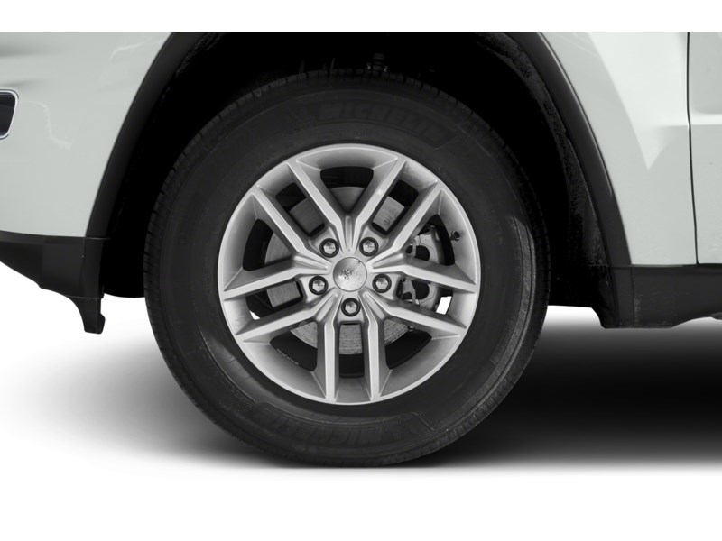 2020 Jeep Grand Cherokee Altitude 4x4 Exterior Shot 5