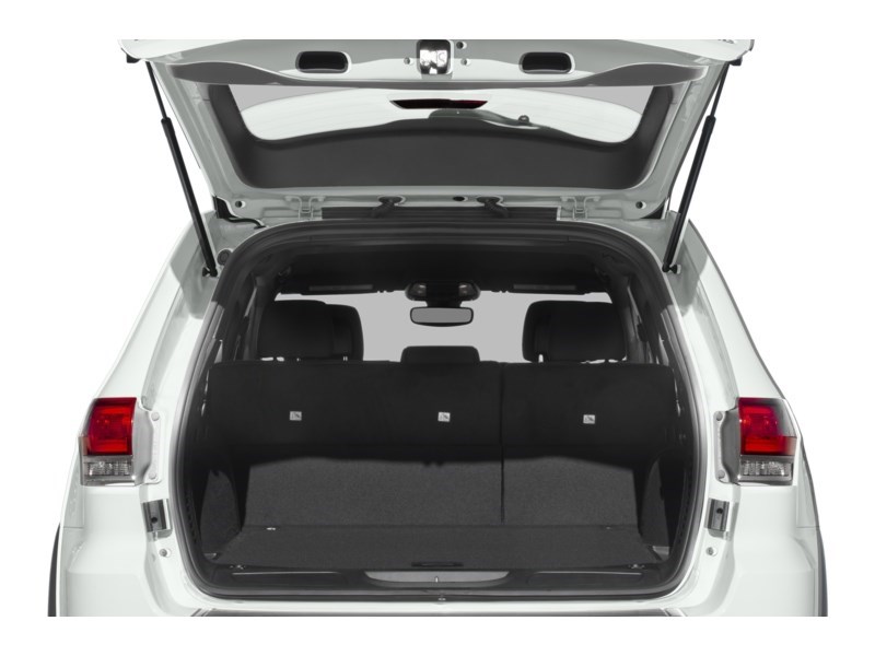 2020 Jeep Grand Cherokee Altitude 4x4 Exterior Shot 4