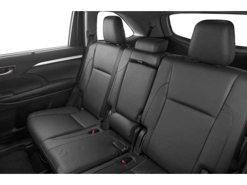 2019 Toyota Highlander AWD XLE | Sunroof | Leather | 8 Passenger Interior Shot 5