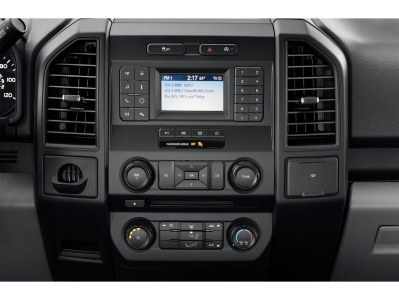 2019 Ford F-150 XLT 4WD SuperCab 6.5' Box Interior Shot 2