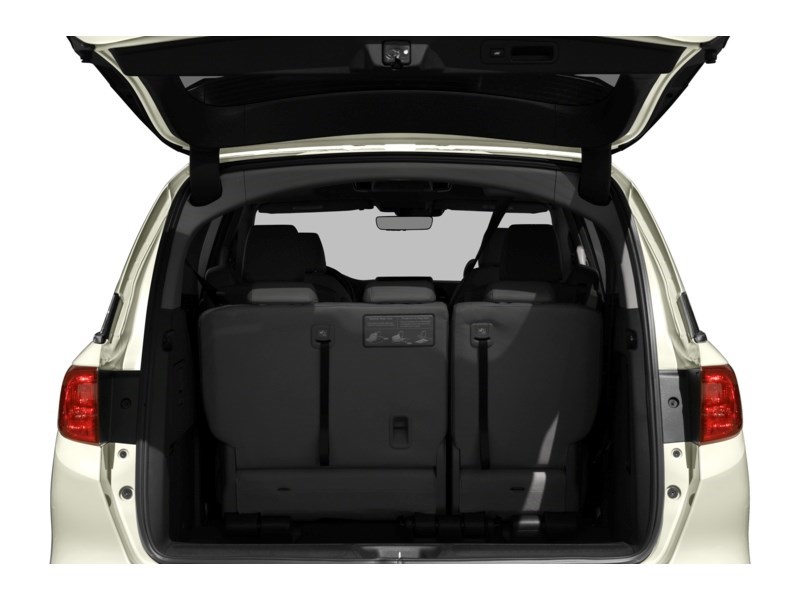 2018 Honda Odyssey Touring Auto Exterior Shot 4