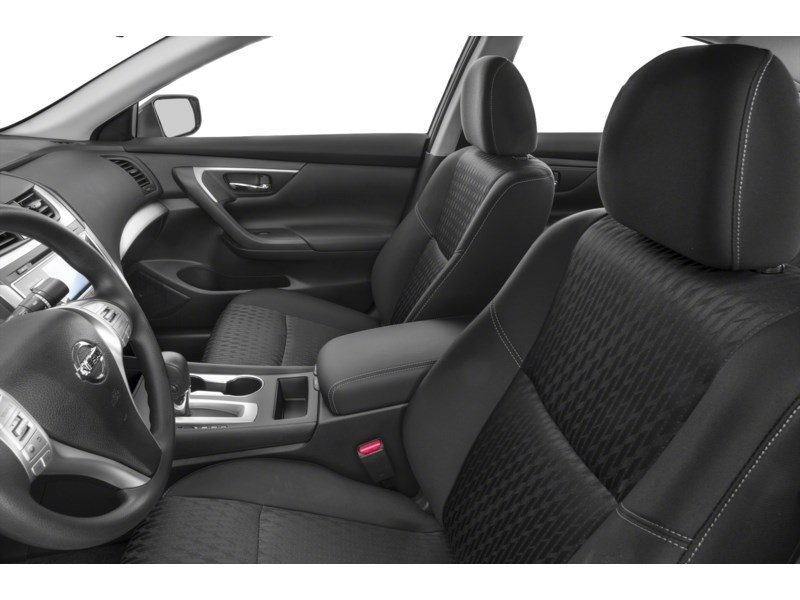 2018 Nissan Altima 2.5 SV Sedan Interior Shot 4
