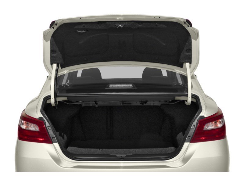 2018 Nissan Altima 2.5 SV Sedan Exterior Shot 4