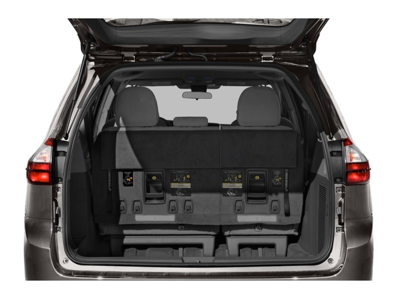 2019 Toyota Sienna LE 8-Passenger FWD Exterior Shot 4