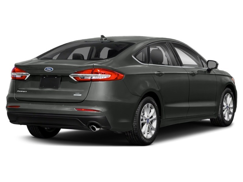 2019 Ford Fusion SE Exterior Shot 2