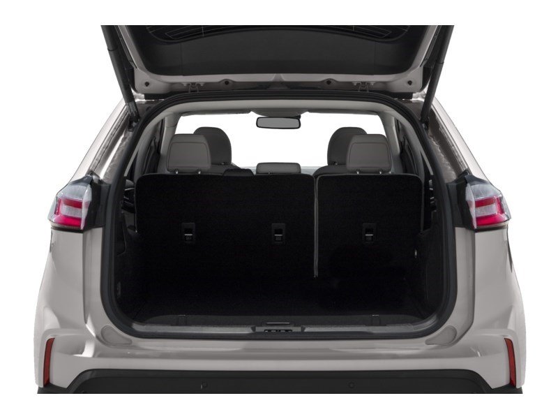 2019 Ford Edge Titanium AWD Exterior Shot 4