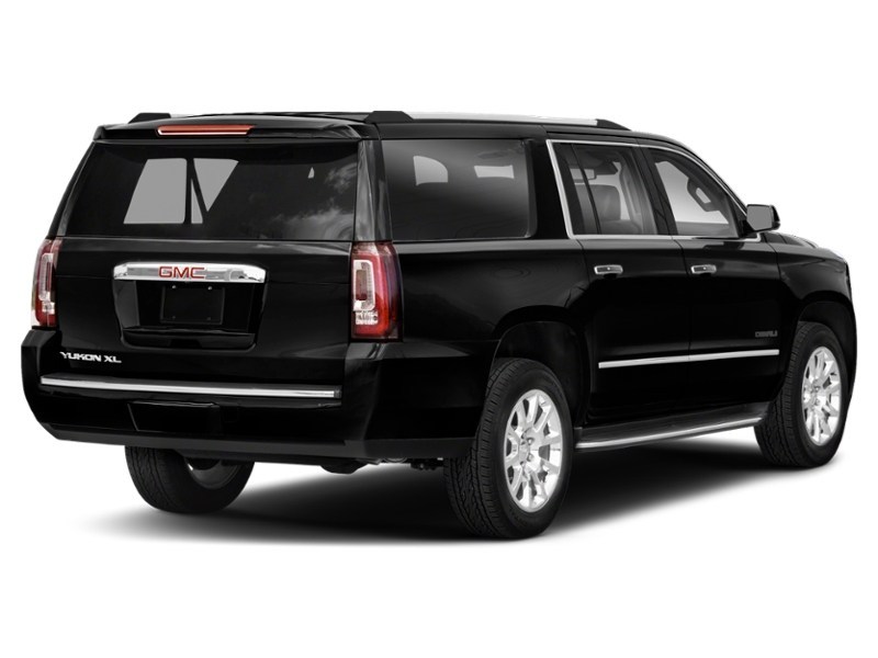 2019 GMC Yukon XL 4WD 4dr Denali Exterior Shot 2