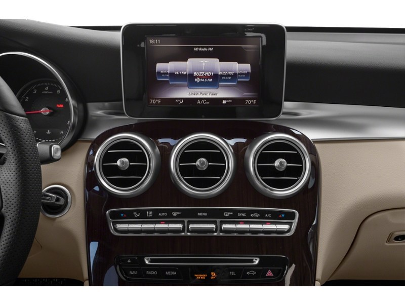 2019 Mercedes-Benz GLC 300 GLC 300 4MATIC SUV Interior Shot 2