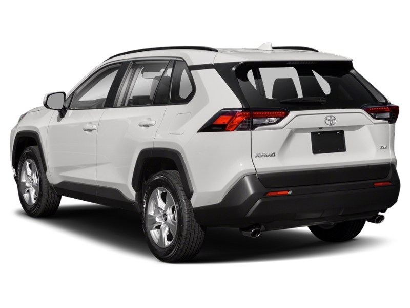 2021 Toyota RAV4 XLE AWD Exterior Shot 9