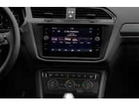 2019 Volkswagen Tiguan Highline 4MOTION Interior Shot 2