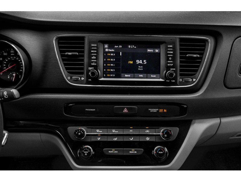 2020 Kia Sedona LX FWD Interior Shot 2