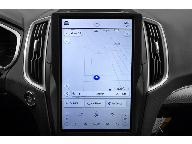 2022 Ford Edge SEL AWD Interior Shot 8