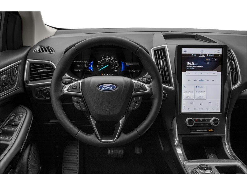 2022 Ford Edge Titanium AWD Interior Shot 3
