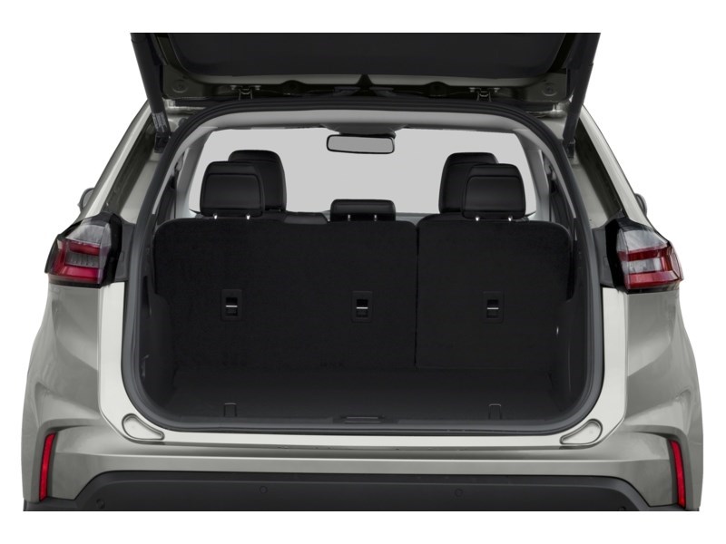 2022 Ford Edge Titanium AWD Exterior Shot 4