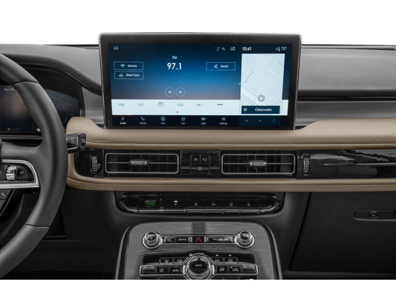 2022 Lincoln Nautilus Reserve AWD Interior Shot 2