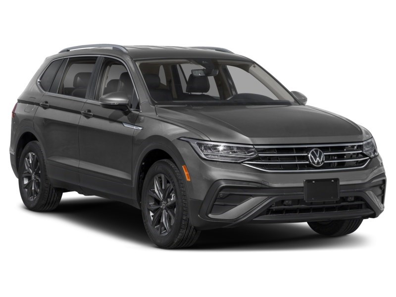 2024 Volkswagen Tiguan Comfortline 4MOTION Exterior Shot 8