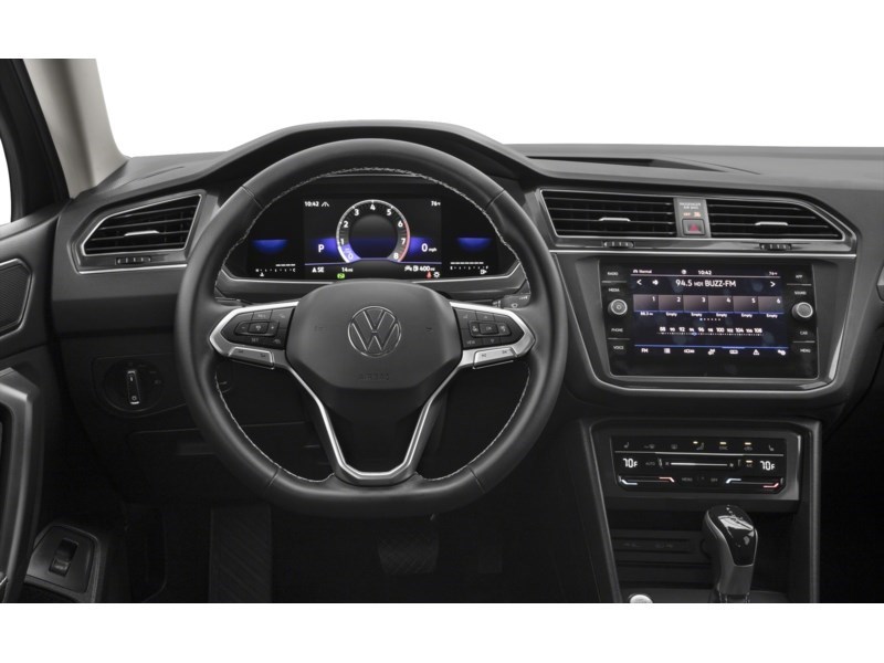 2024 Volkswagen Tiguan Comfortline 4MOTION Interior Shot 3