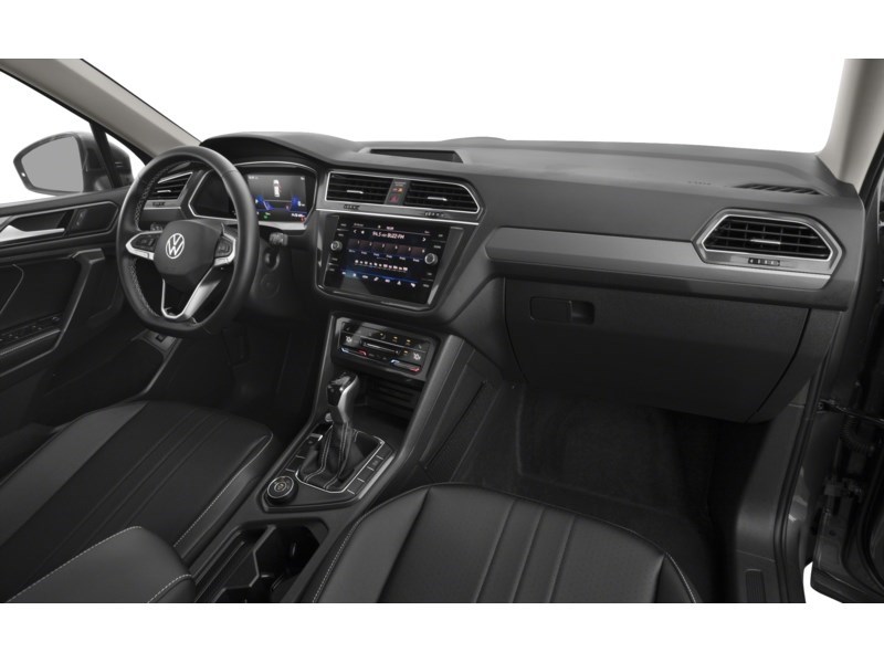 2024 Volkswagen Tiguan Comfortline 4MOTION Interior Shot 1