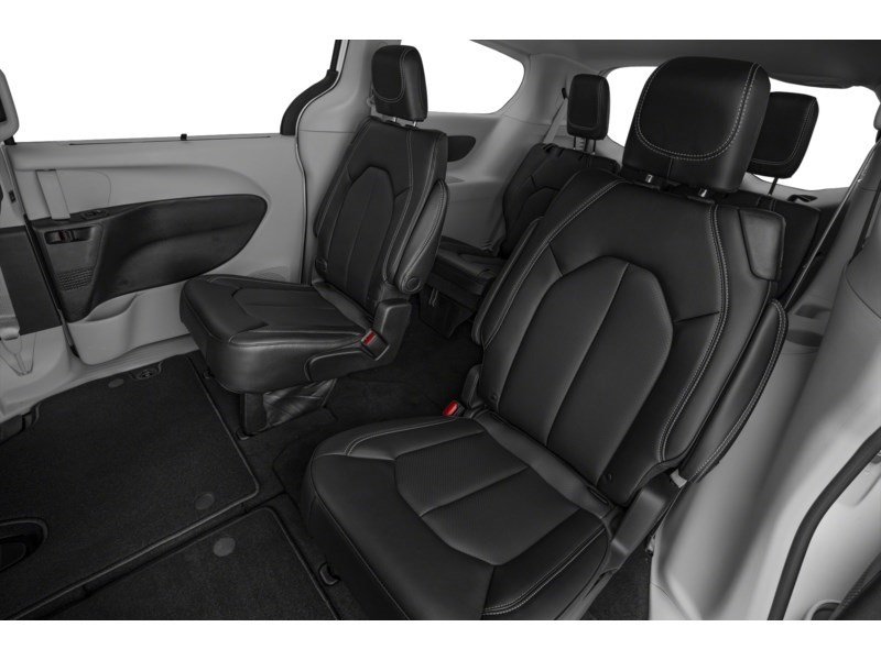 2023 Chrysler Pacifica Touring L FWD Interior Shot 5
