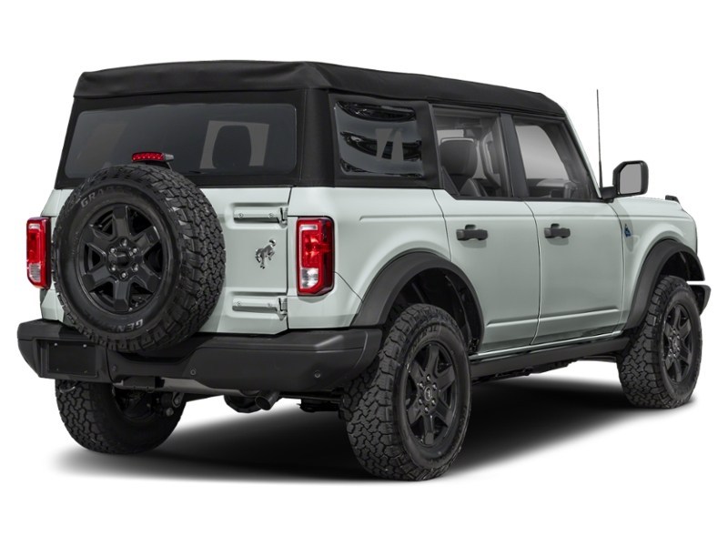 2024 Ford Bronco Black Diamond 4 Door 4x4 Exterior Shot 2