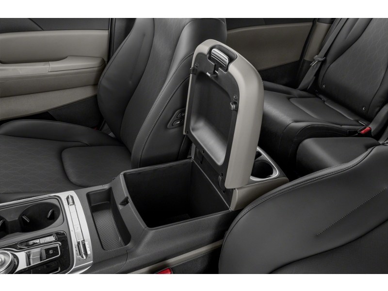 2027 Kia Carnival HEV EX FWD Interior Shot 7