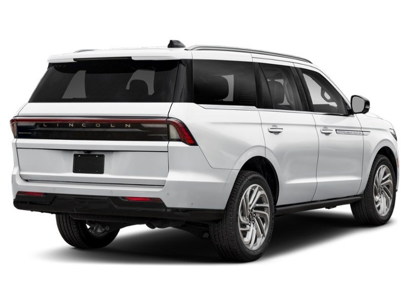 2027 Lincoln Navigator Reserve 4x4 Exterior Shot 2