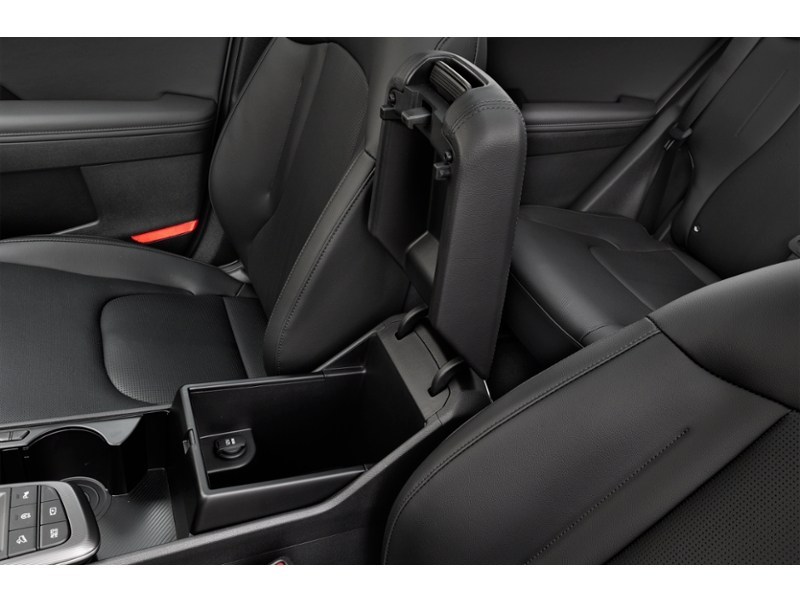 2026 Kia Sportage EX AWD Interior Shot 7