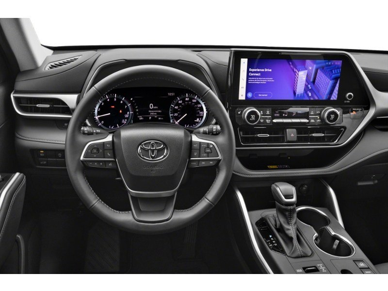 2026 Toyota Highlander XLE AWD Interior Shot 3