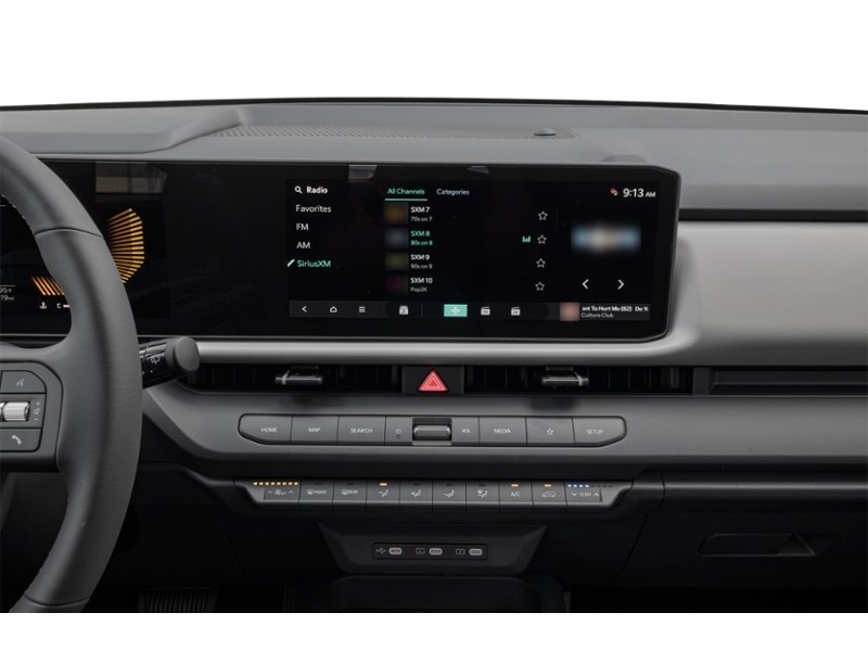 2027 Kia Seltos LX AWD Interior Shot 2