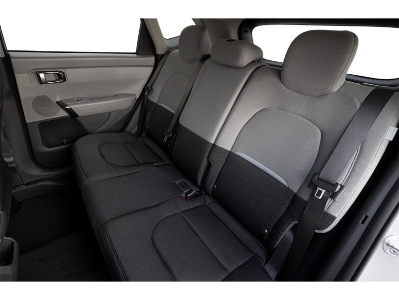 2027 Kia Seltos LX AWD Interior Shot 5