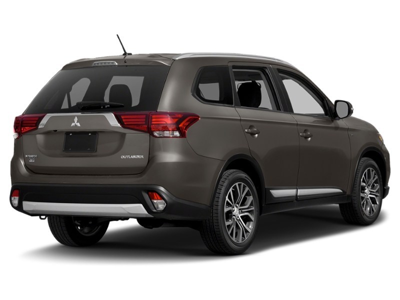 2018 Mitsubishi Outlander SE AWC Quartz Brown  Shot 12