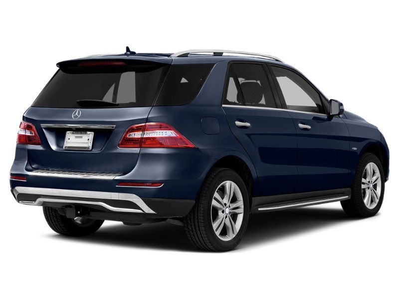 2013 Mercedes-Benz M-Class 4MATIC 4dr ML 350 BlueTEC Cavansite Blue Metallic  Shot 66