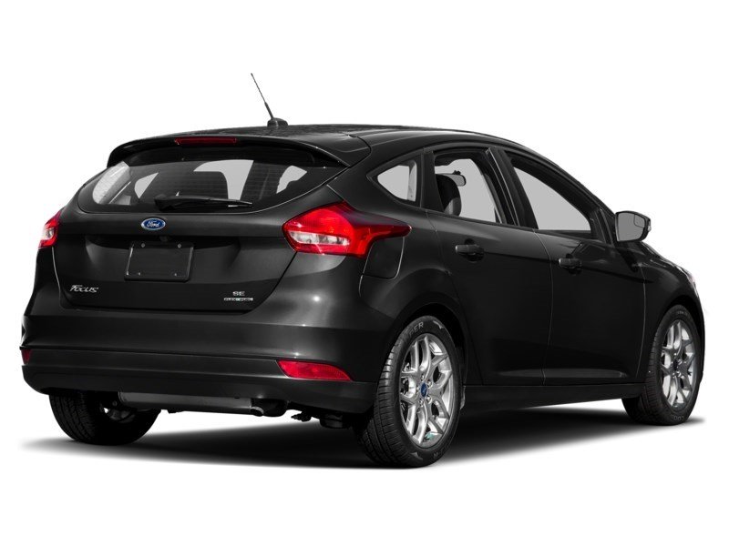 2015 Ford Focus 5dr HB SE Tuxedo Black Metallic  Shot 36