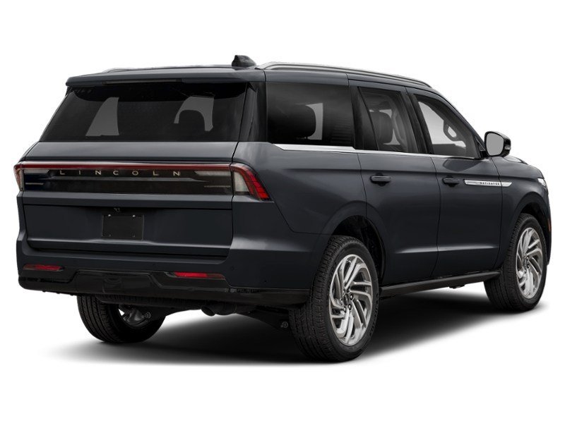 2027 Lincoln Navigator Reserve 4x4 Infinite Black Metallic Clearcoat  Shot 6