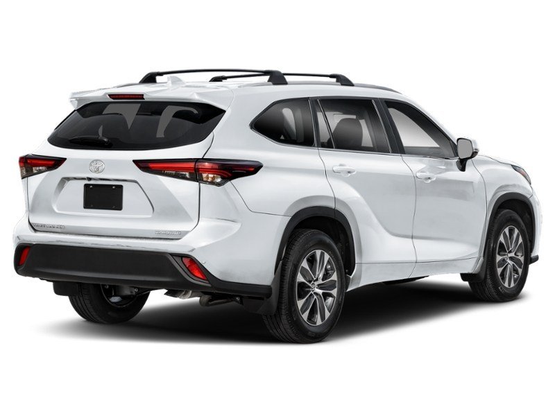 2026 Toyota Highlander XLE AWD Wind Chill Pearl  Shot 2